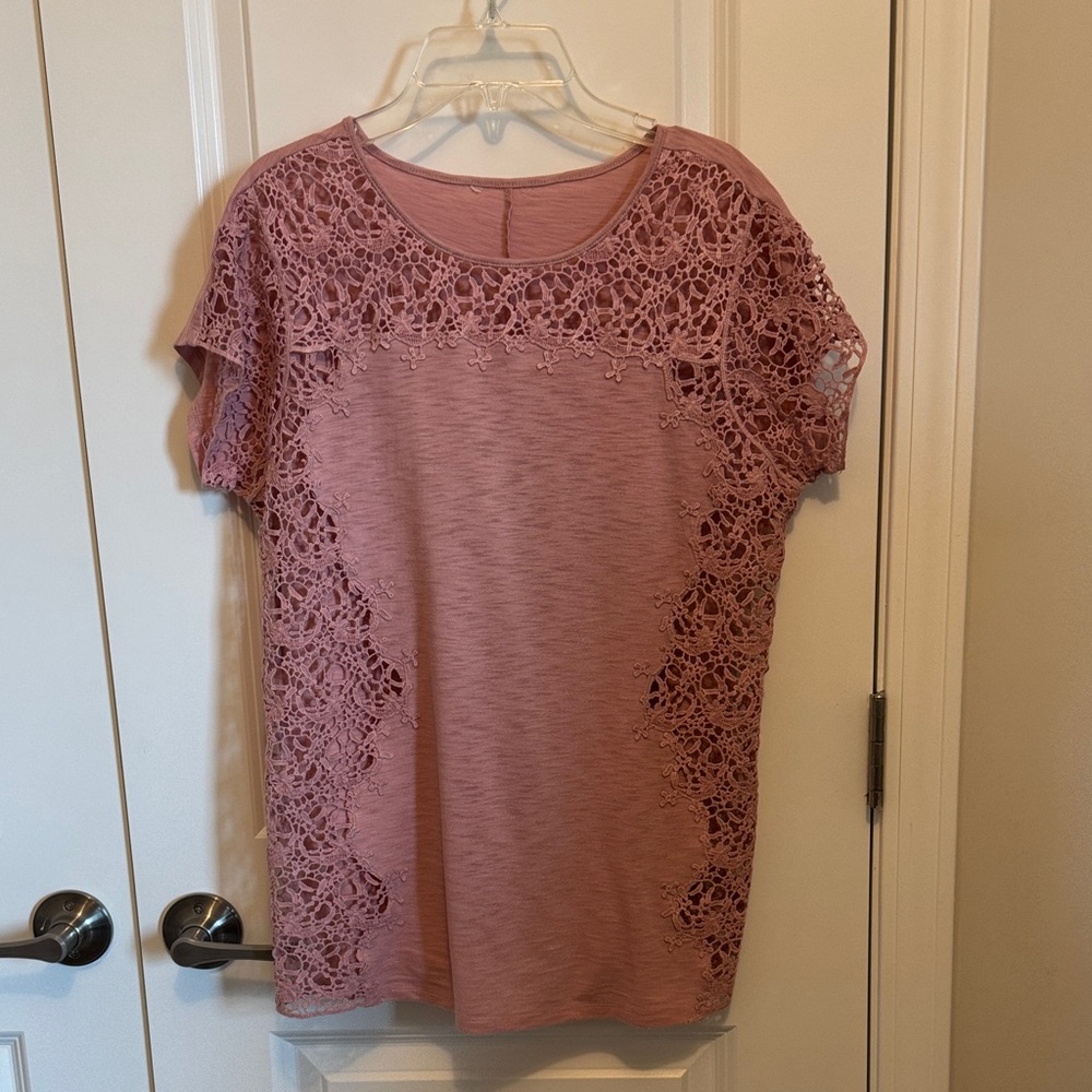 Sundance Boutique Mauve Lace Women's Blouse